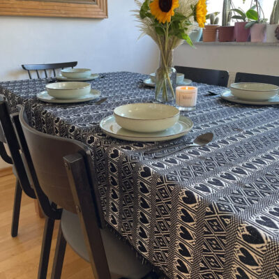 Stolnjak srca etno crni