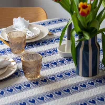 Stolnjak srce plavo bijela