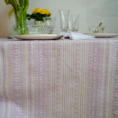 Stolnjak proljeće lila